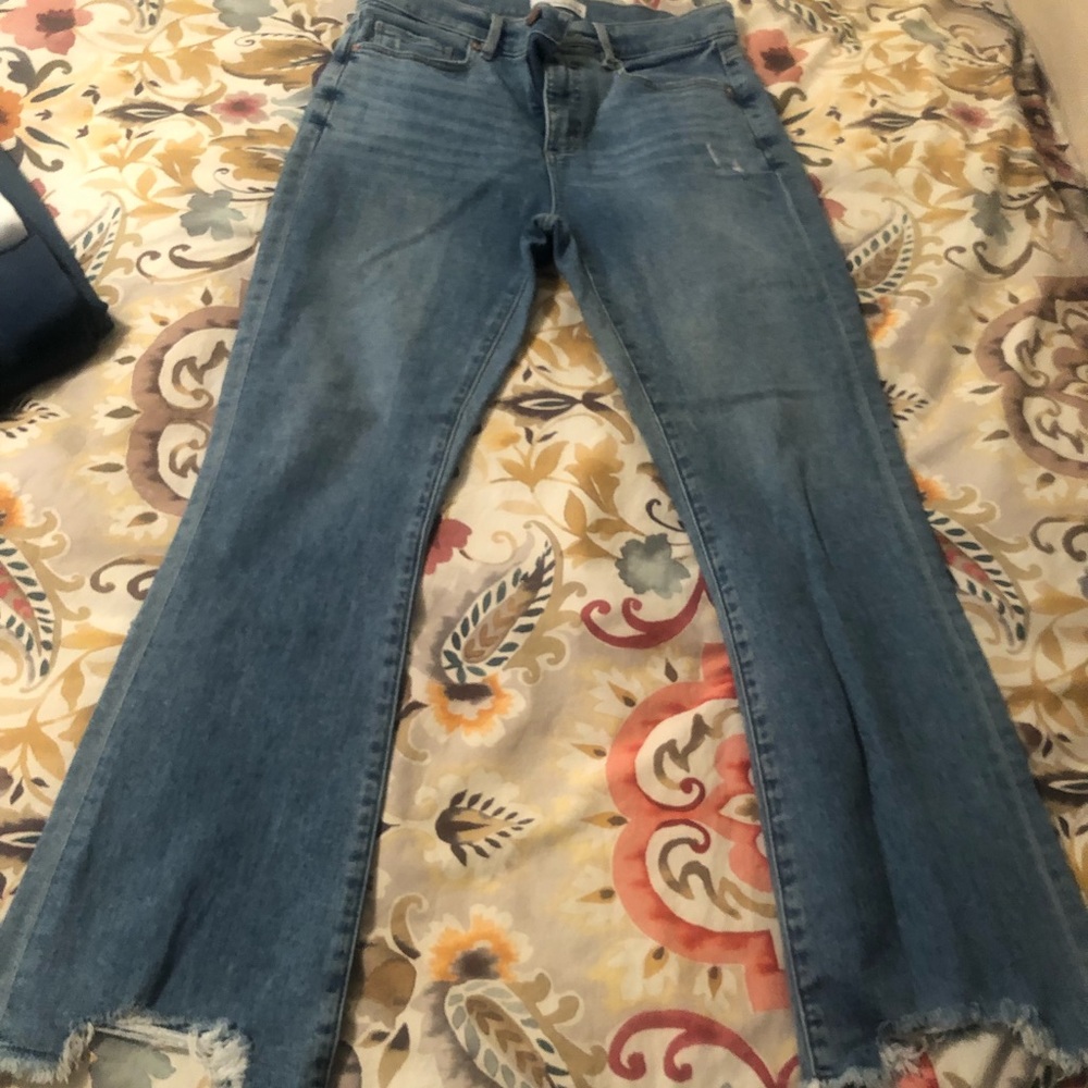 LOFT size 6 distressed kick crop jeans